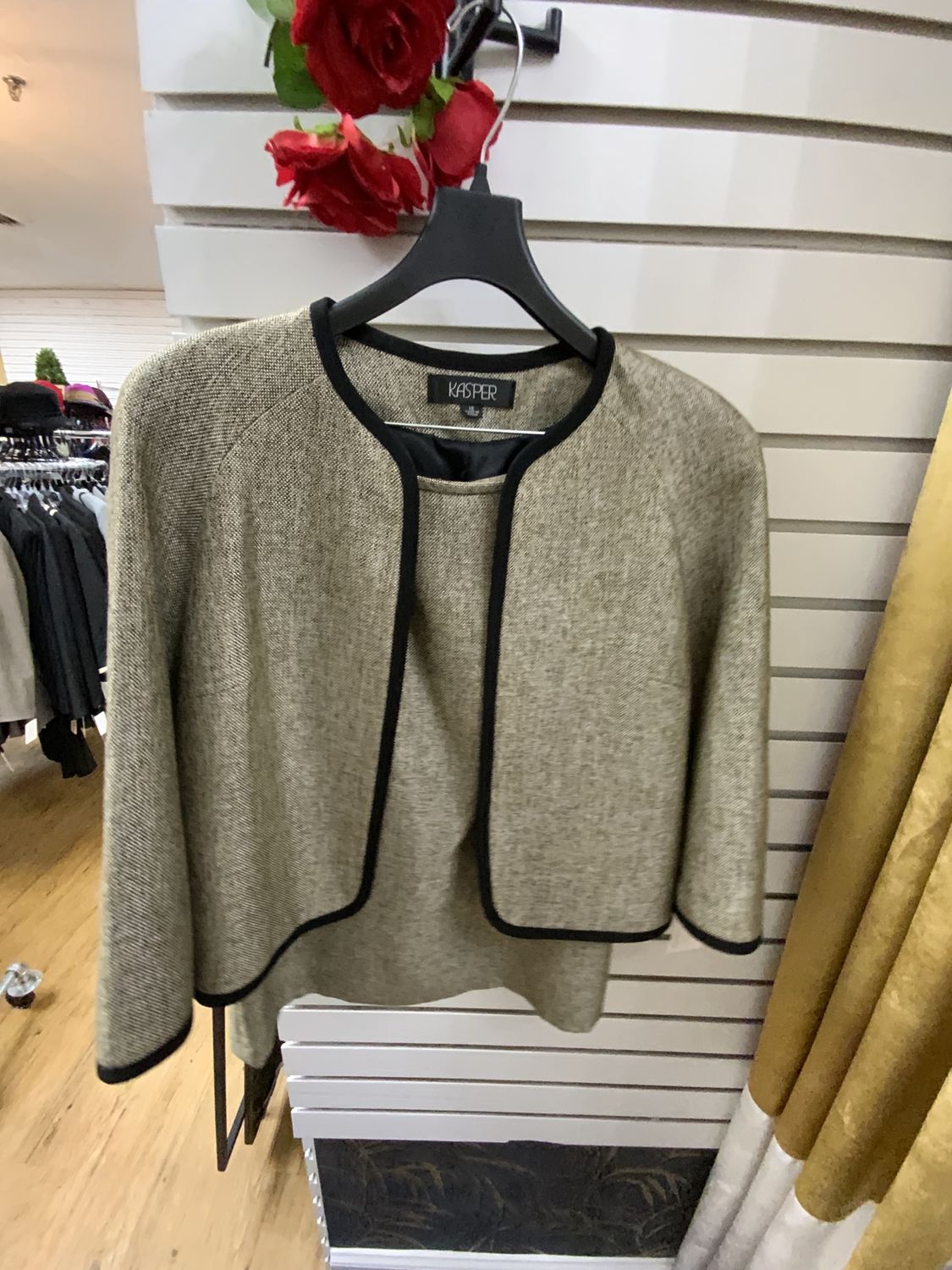 Suit 2 Pcs Black and Tan Tweed with Black Trim Jacket and Skirt Size 10