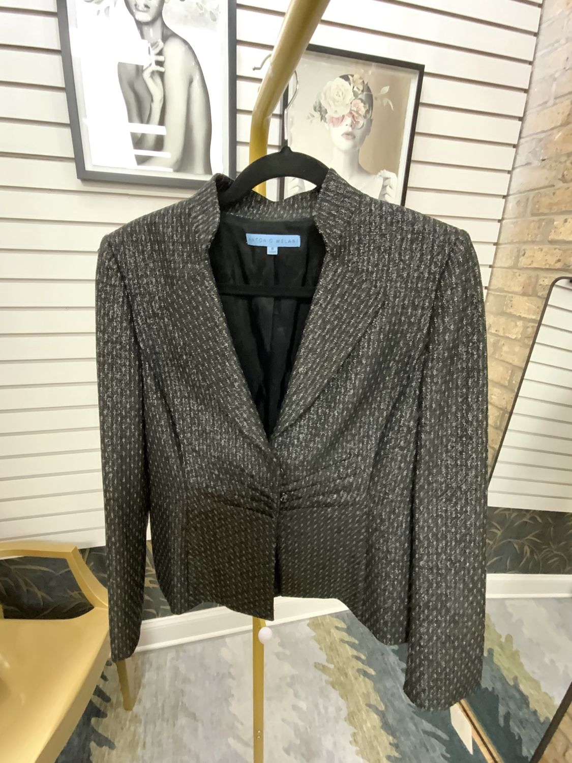 Woman Black and Whit Print With Non Collar Jacket Size 6