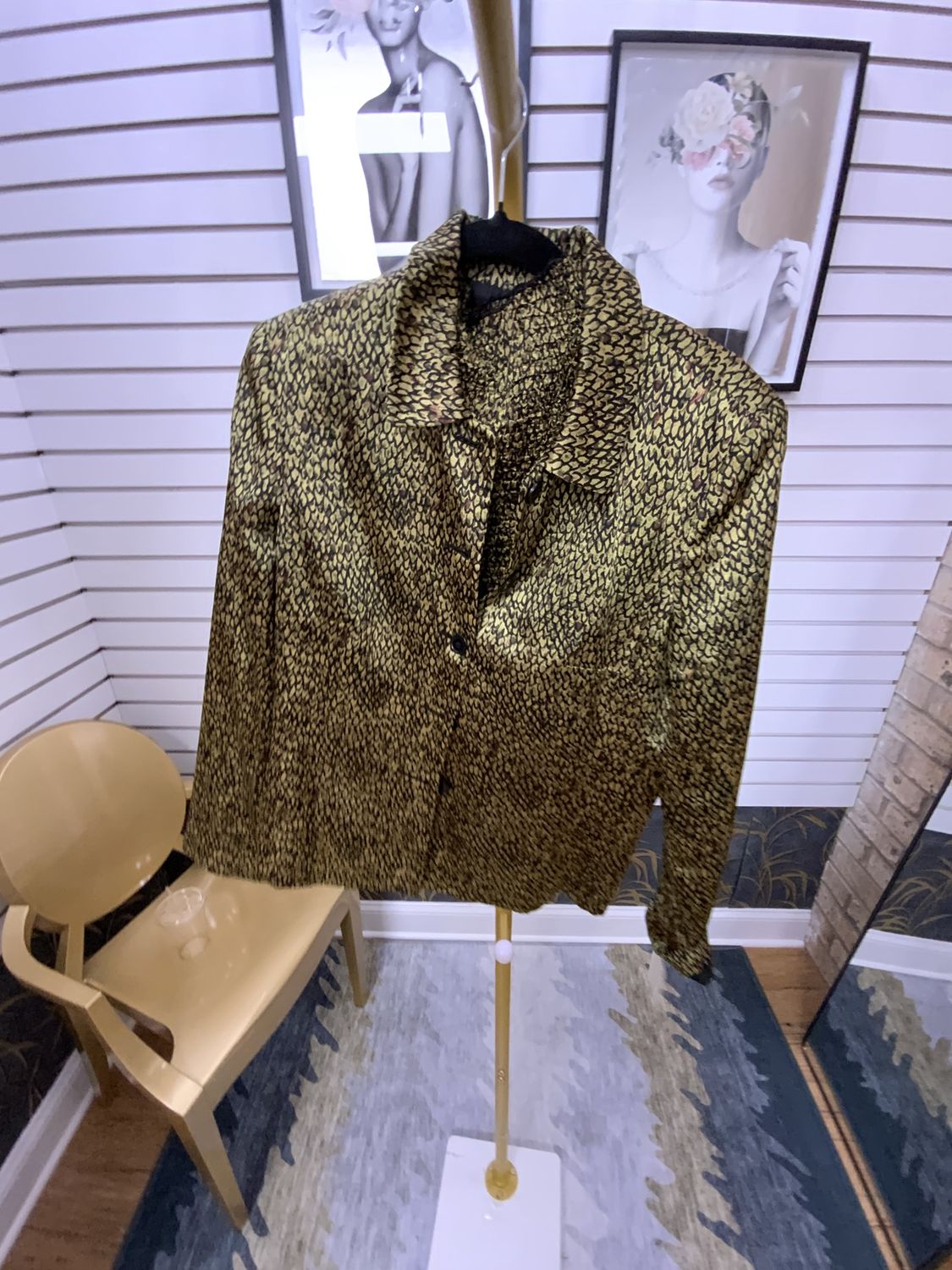 Woman Silk Green and Black Print  2 Pcs Jacket and Shell Top Size 12 and Shell Med