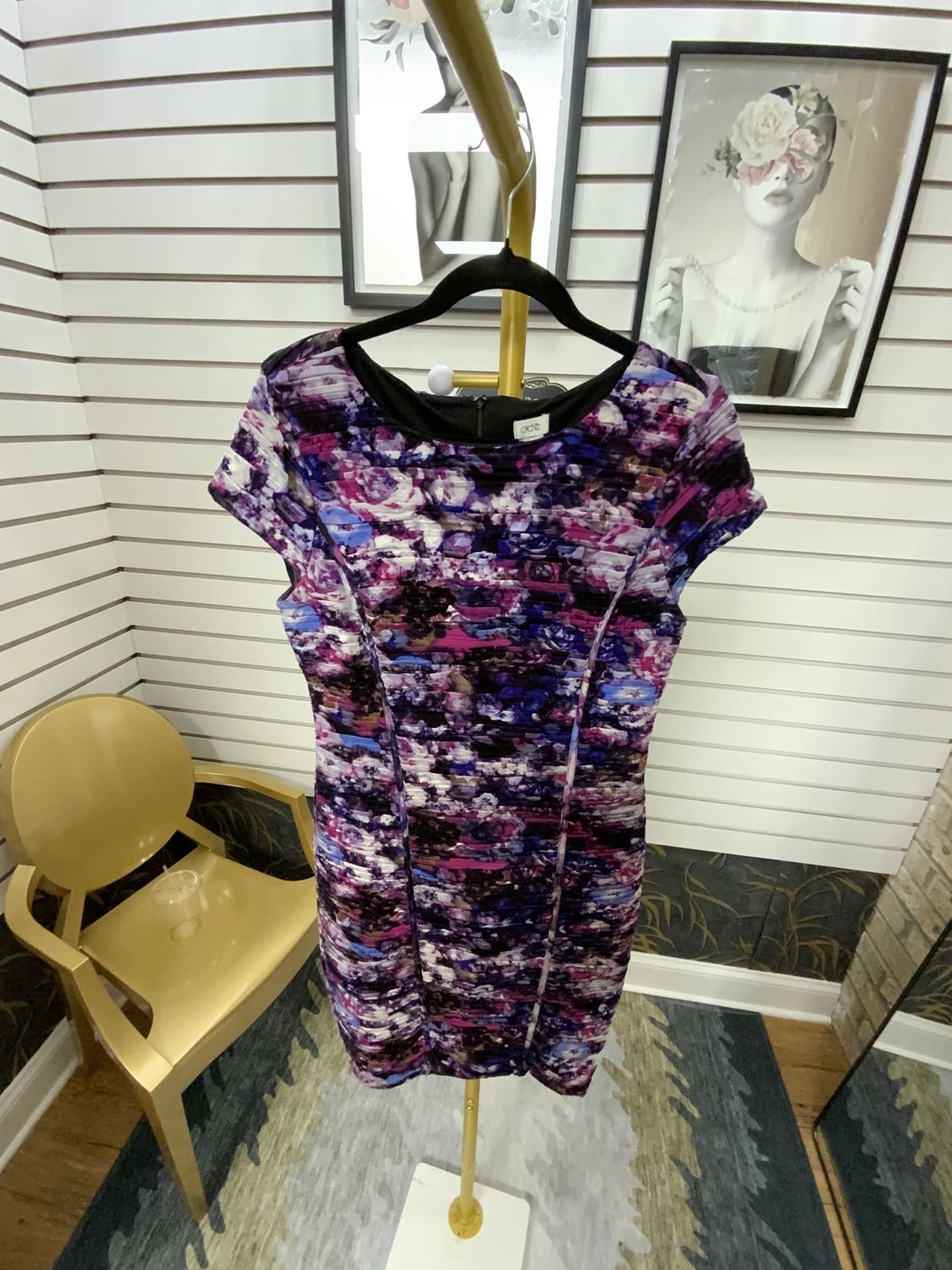 Woman Plum Floral Print formed fitted Dress Size 14