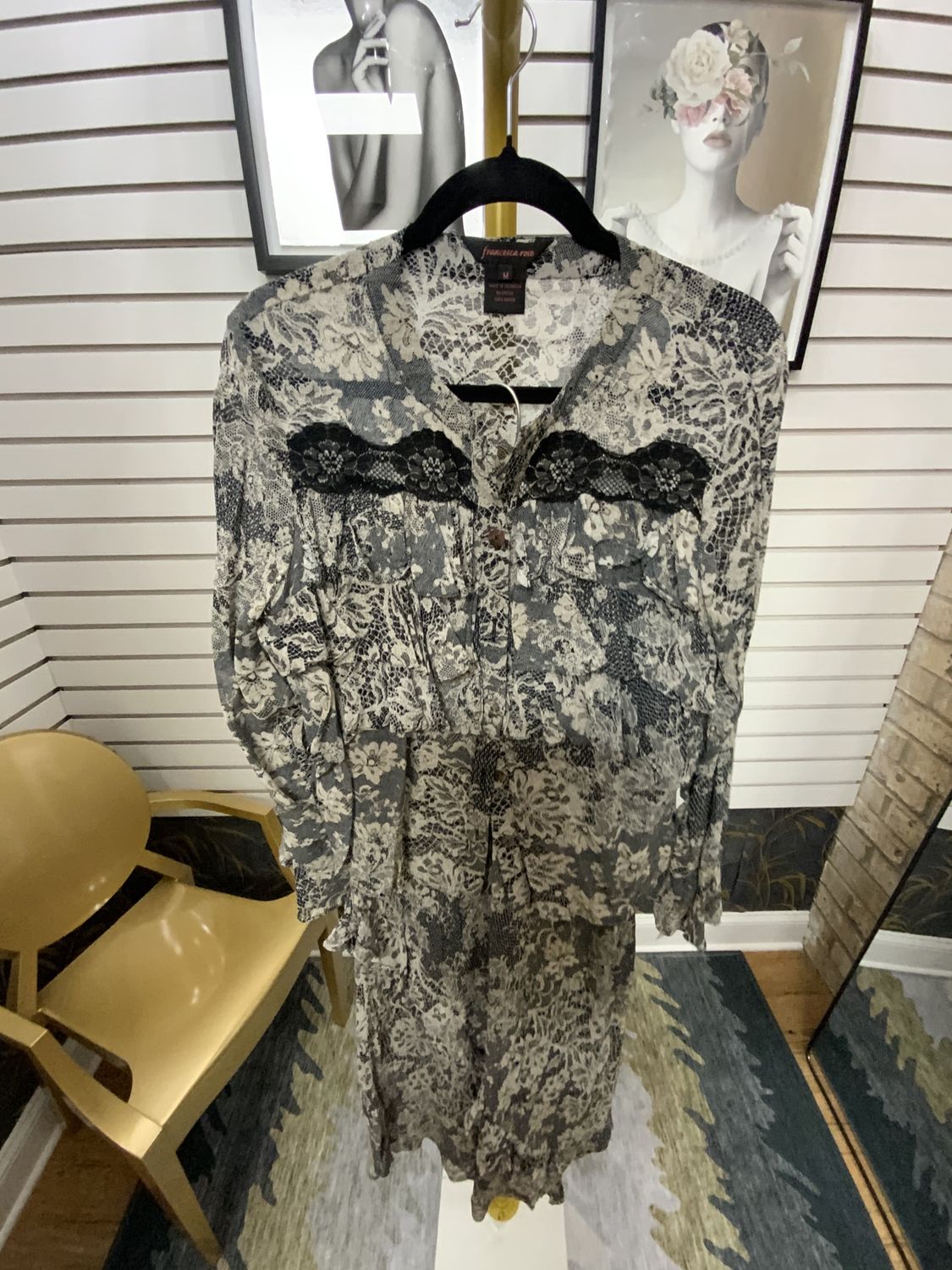Women 2 Piece Black/Cream SnakeSkin Shirt/Skirt Size M