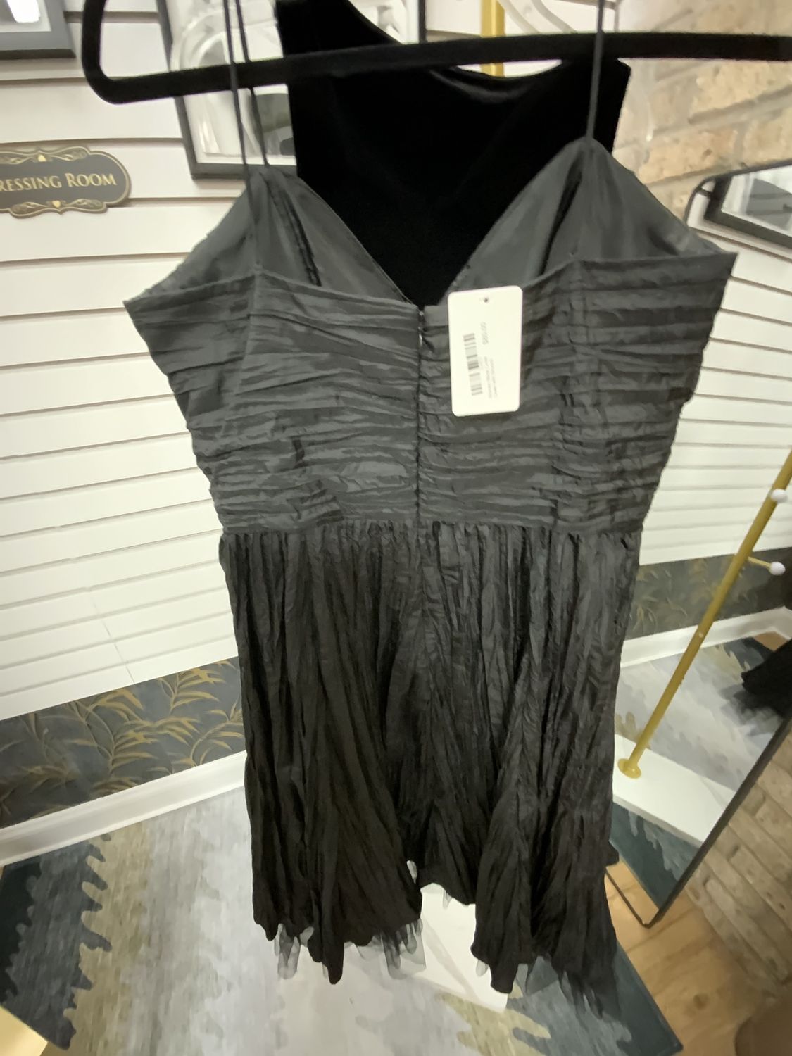 Women Black Crete Gown with Brooch Size 10