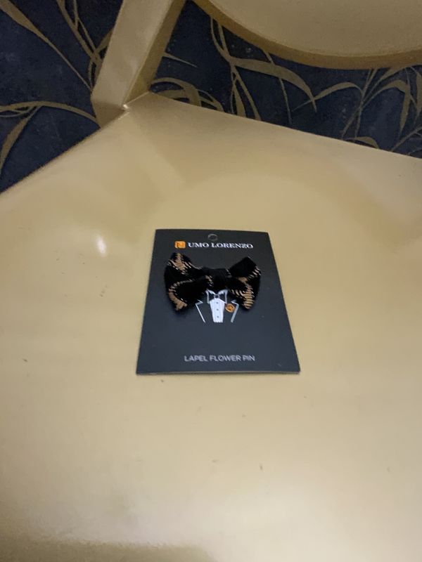 Men's Honey Comb Poly Bow Lapel Pins Silver