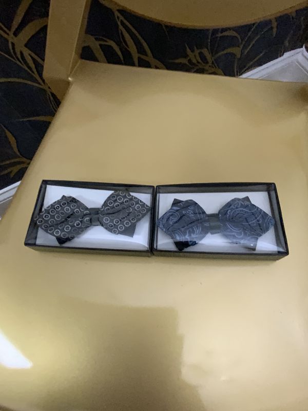 Men'sDiamond Tip Banded Bow Tie