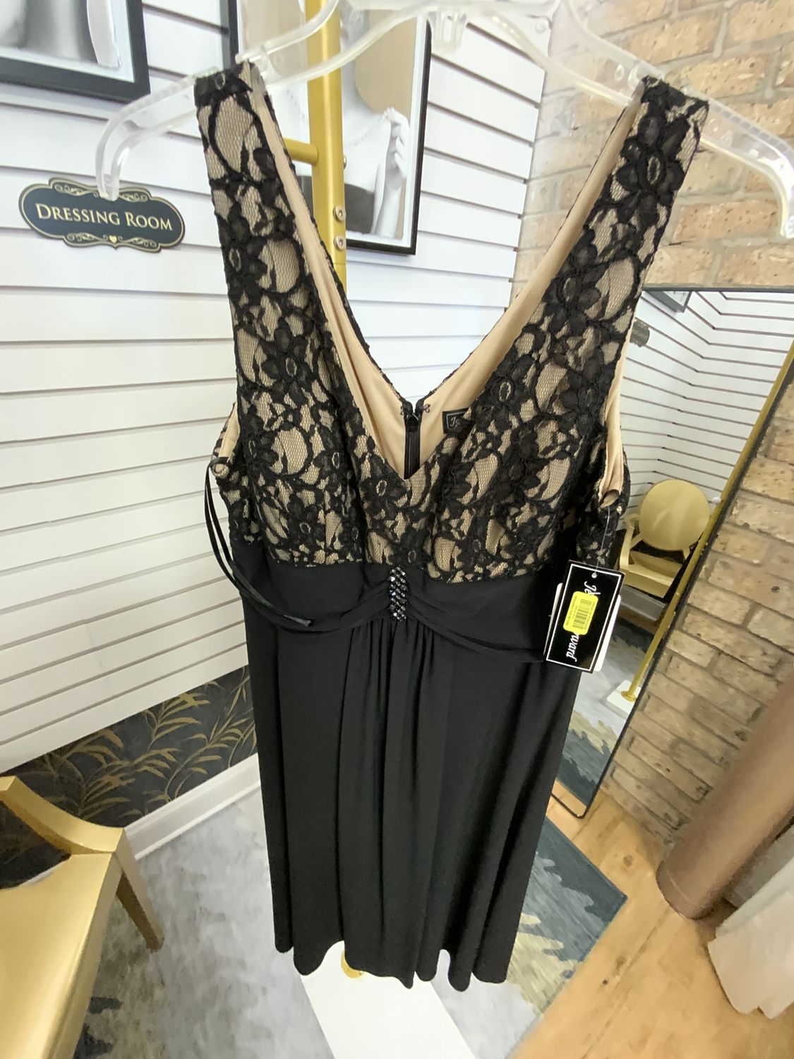 Women Black Short Gown with Lace Detail Size 12