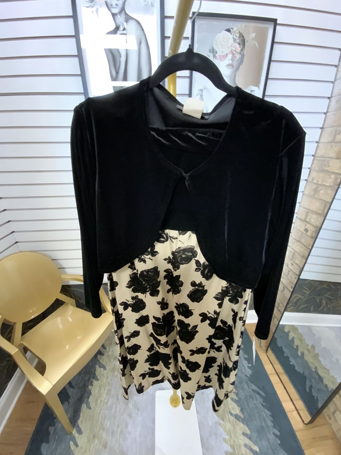 Women Black Velvet Upper/Cream Black Floral Bottom Dress with Shell  Size 12