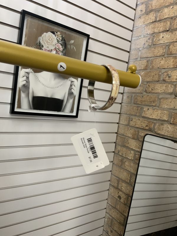 Woman Beige Bangle Bracelet Med