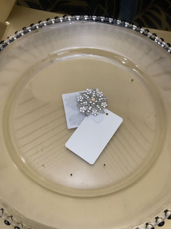 Woman Rhinestone Flower Brooch Pin