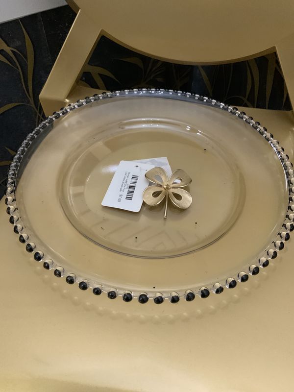 Woman Gold Tone Four Leaf Clover Brooch with Texture Pin