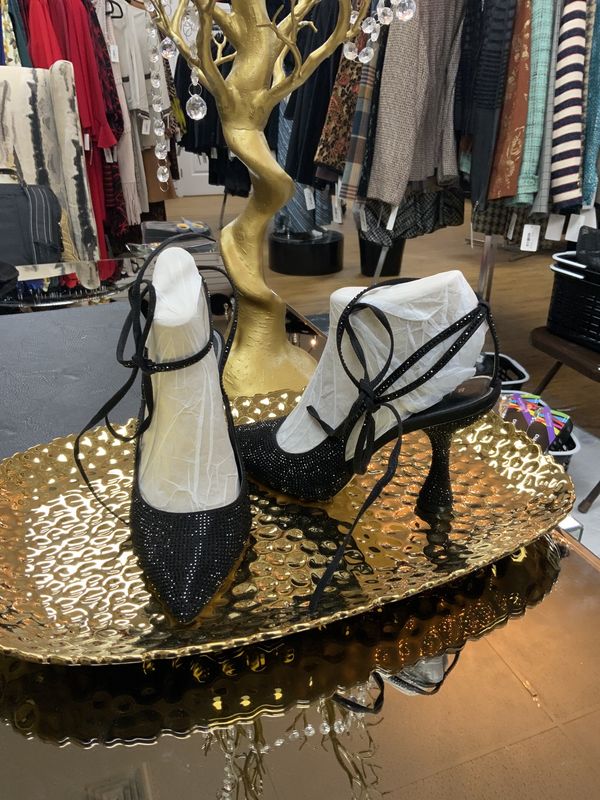 Woman Shoes Black Crystal Pointed Toe Pumps with Ankle Straps Size 9.5