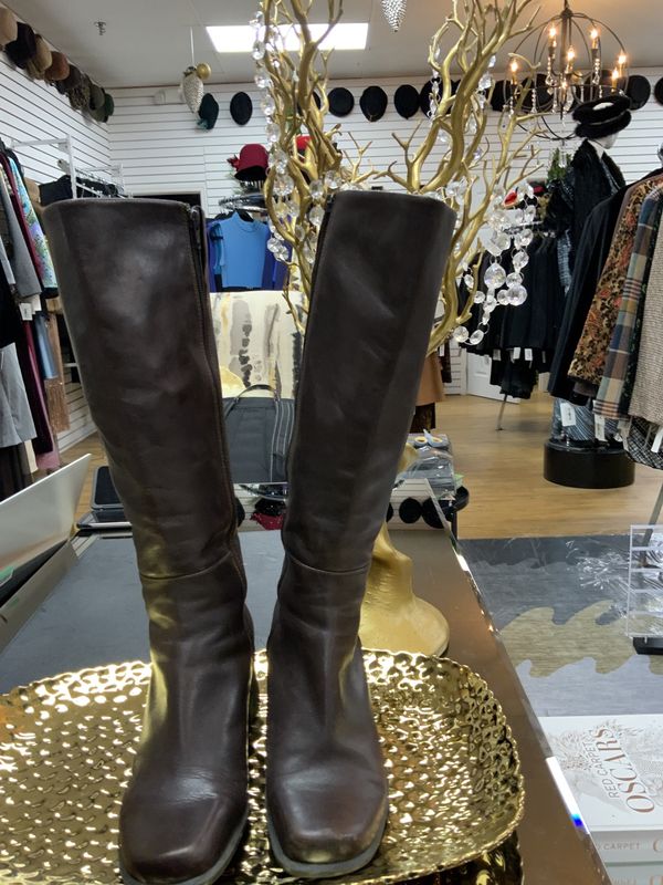 Woman Tall Brown Boots Leather Size 8 1/2