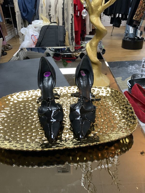 Woman Shoes Black Sude and Patent Leather Pointed Toe Pumps