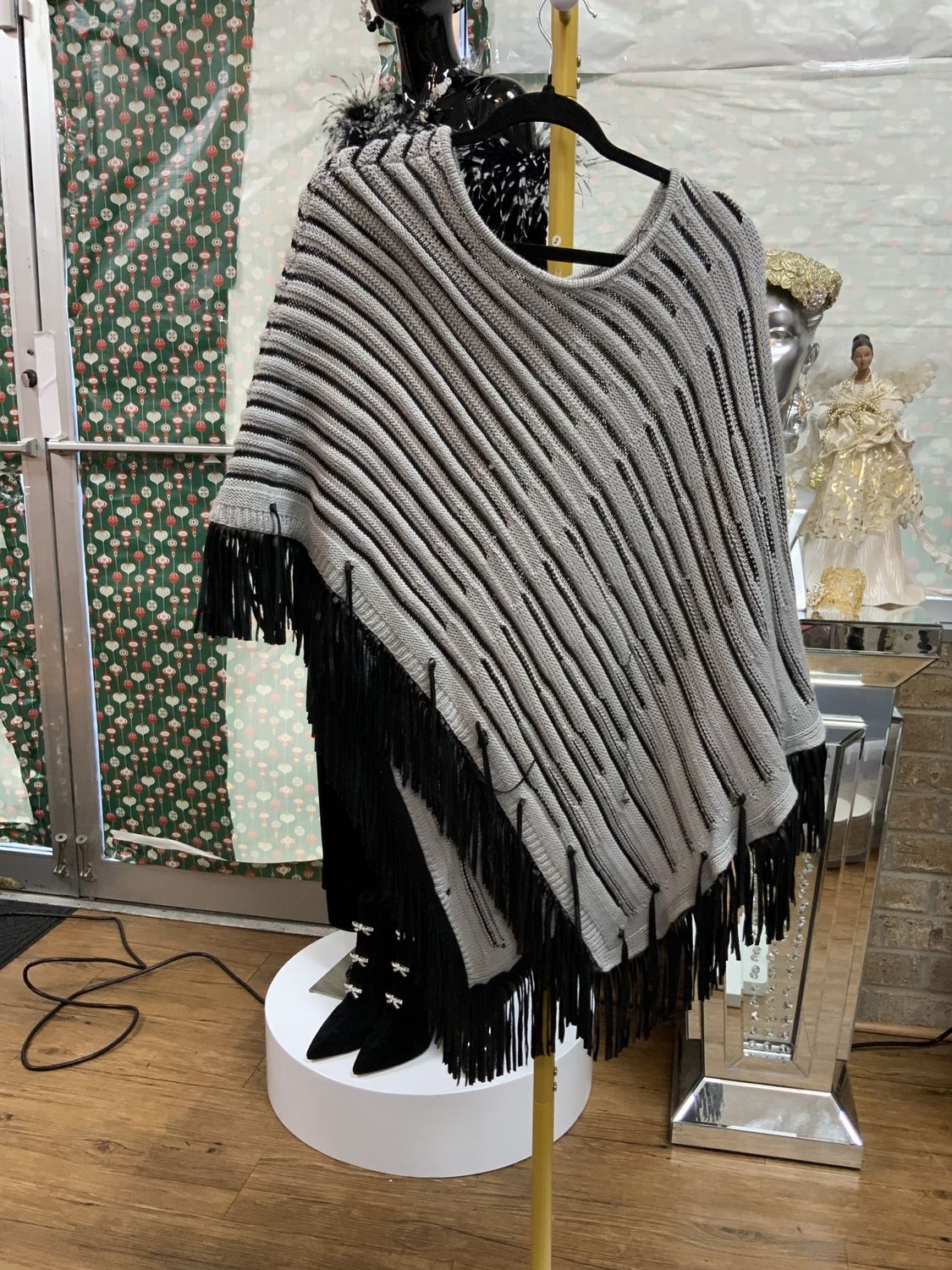 Woman Gray Poncho Faux Black Leather Trim Size M/L