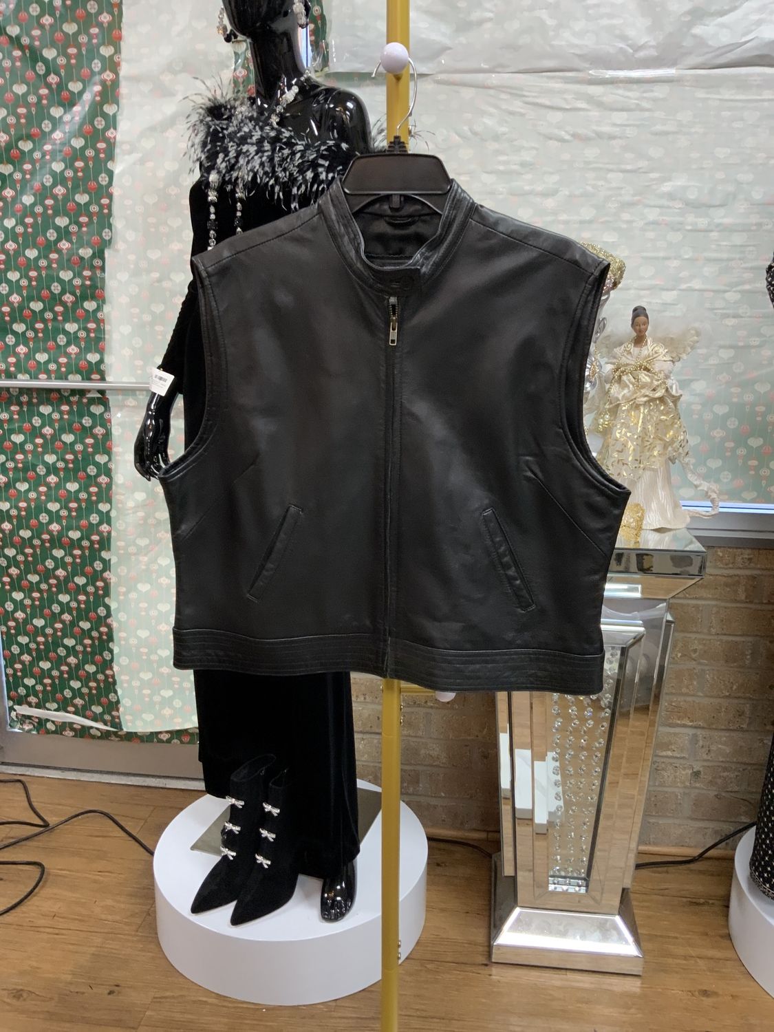 Woman Black Leather Vest Size XL