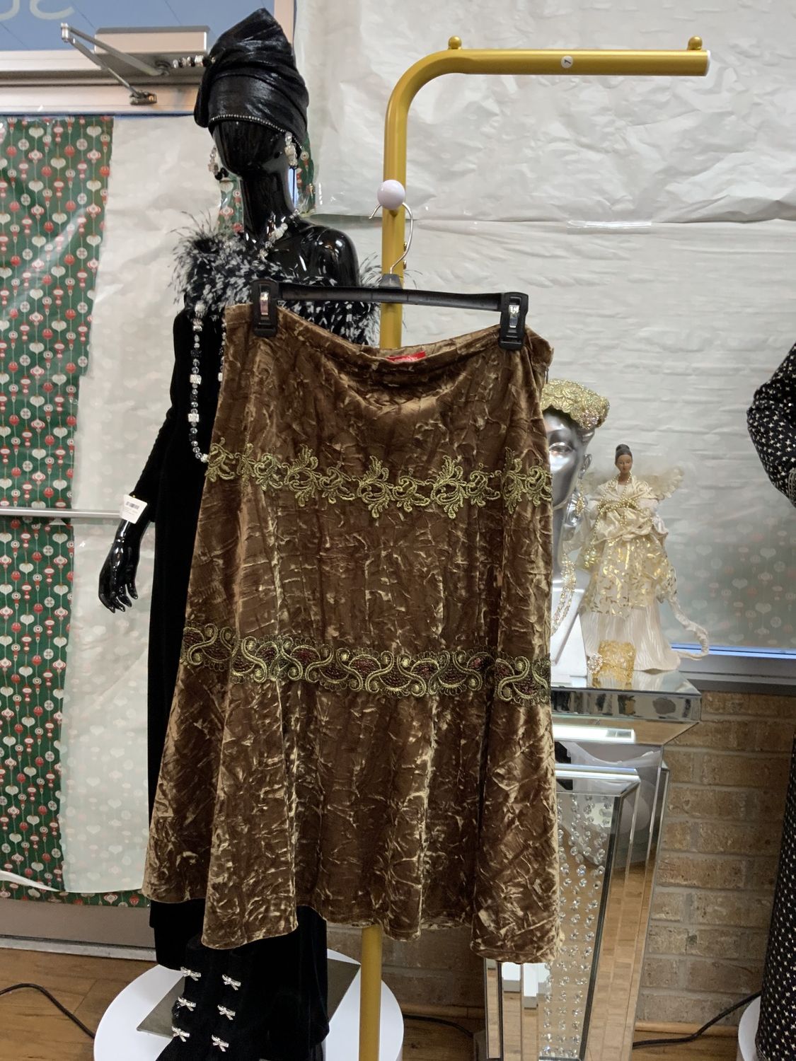 Woman Gold Tone Velvet Skirt with Gold Lace Trim Work Size 10