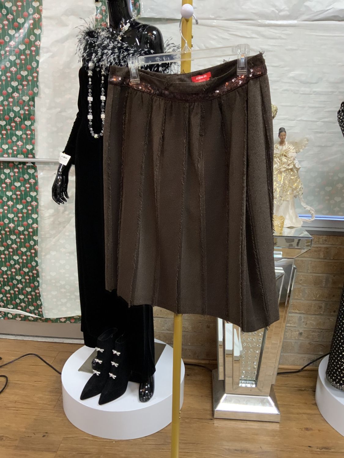Woman Brown Skirt with Sequin Trim with Frings and Pleated Size 8