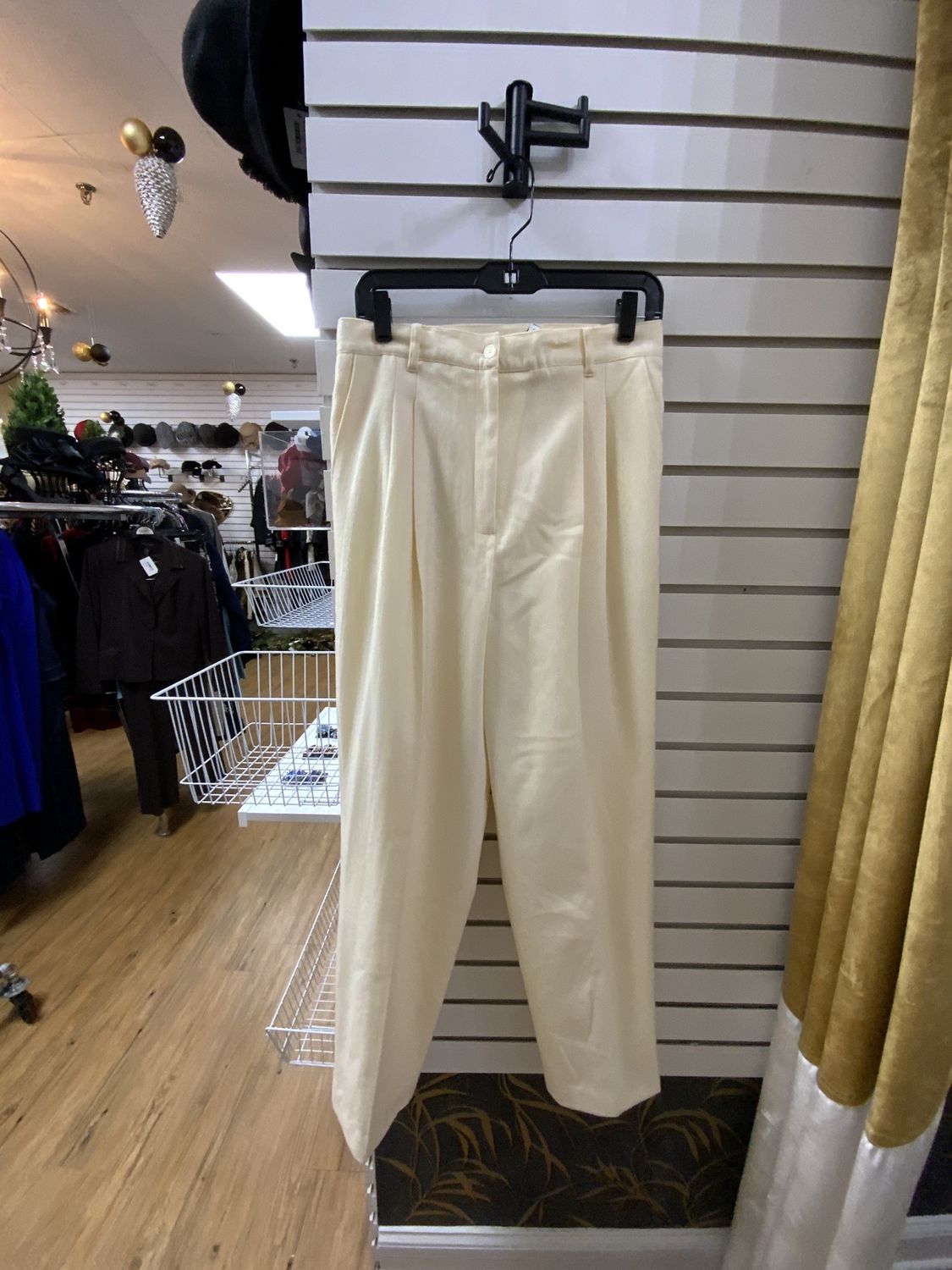 Woman Cream Wool Pants Size 14