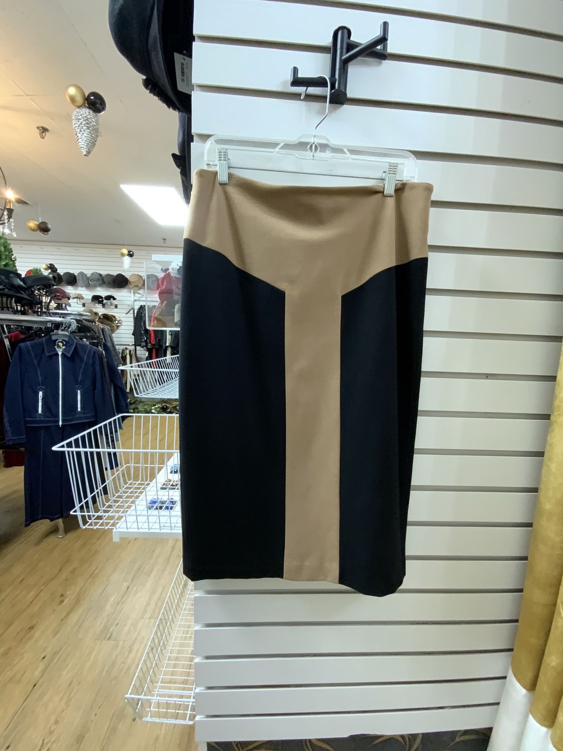 Woman Black and Tan Blocked Skirt with Zipper Size 12
