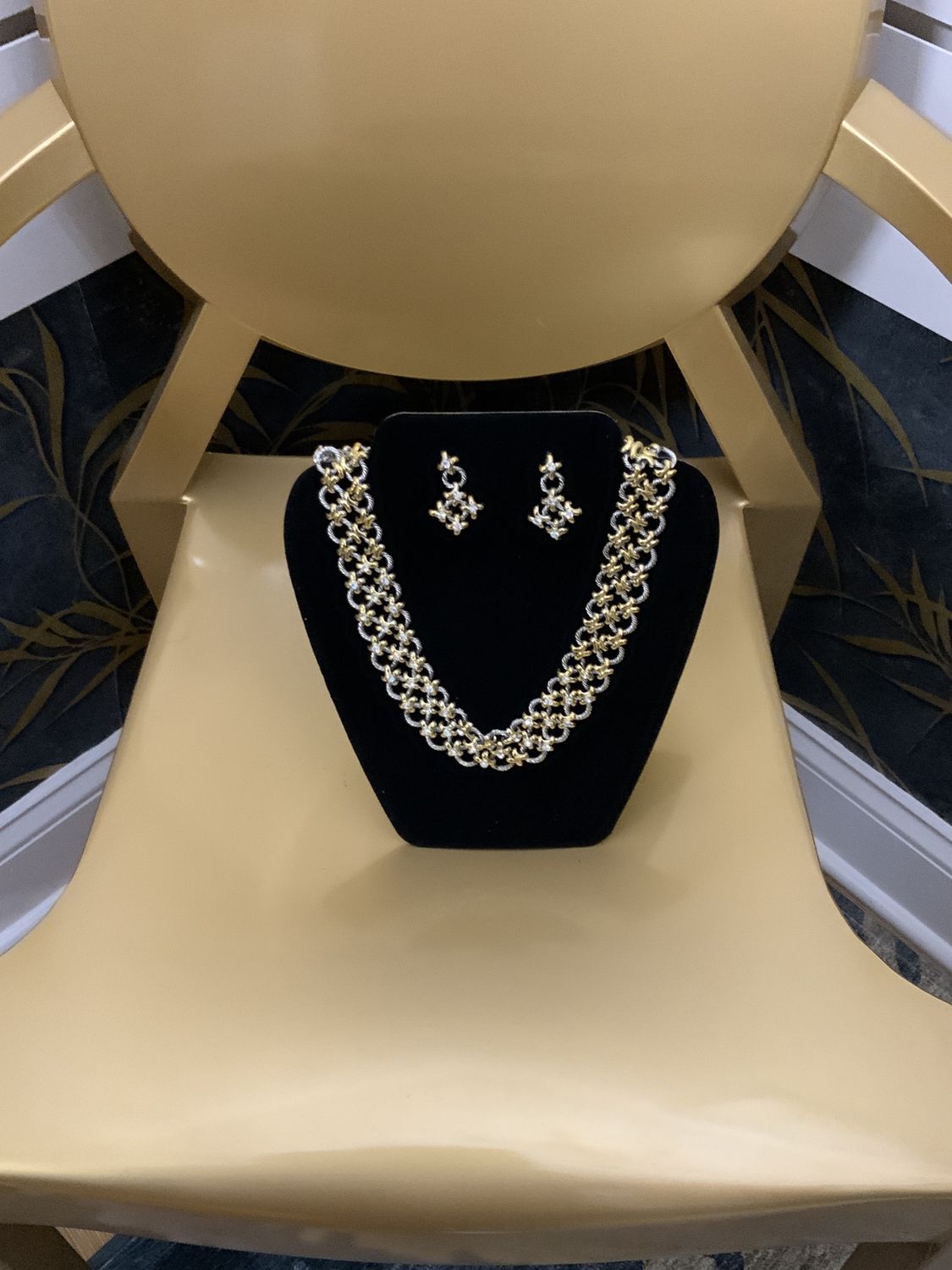 Woman 2 Pcs Set  Gold and Silver EX  Choker Necklace and Earring with Clear Stones