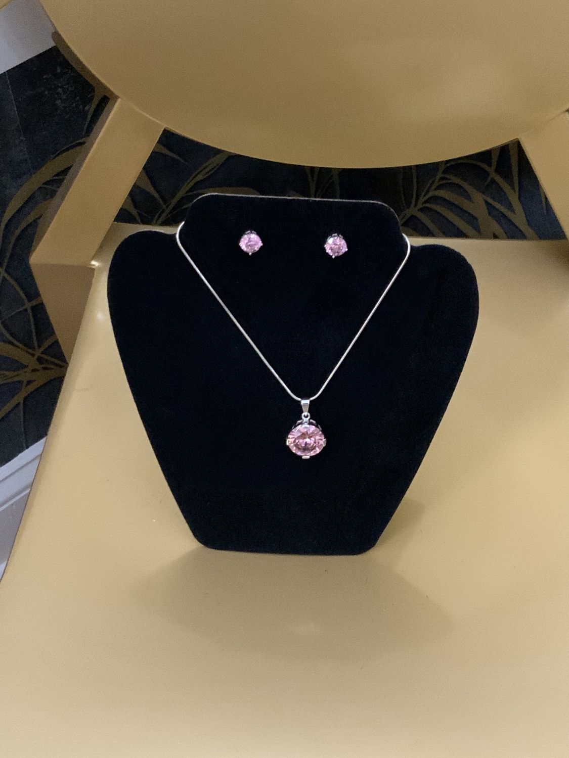 Woman 2 Pcs Set  Silver Tone Pink Pendent Stone and Stud Earrings
