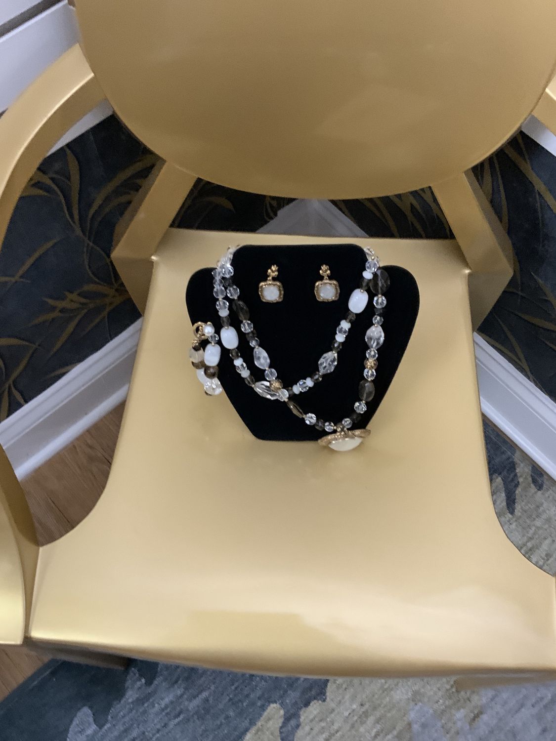 Woman 3 Pcs Set Gold Tone Cream and Black Stones with Gold and Cream Pendent Necklace and Earring and Bracelace