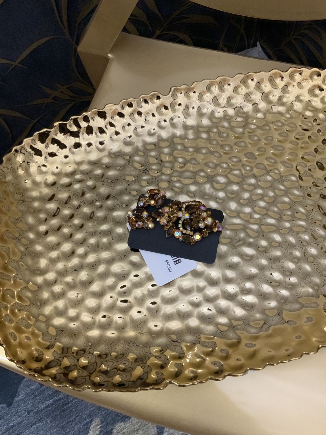 Woman 2 Pcs Set Brown Stones with Gold Tone Vintage Brooch and Clip On Earrings