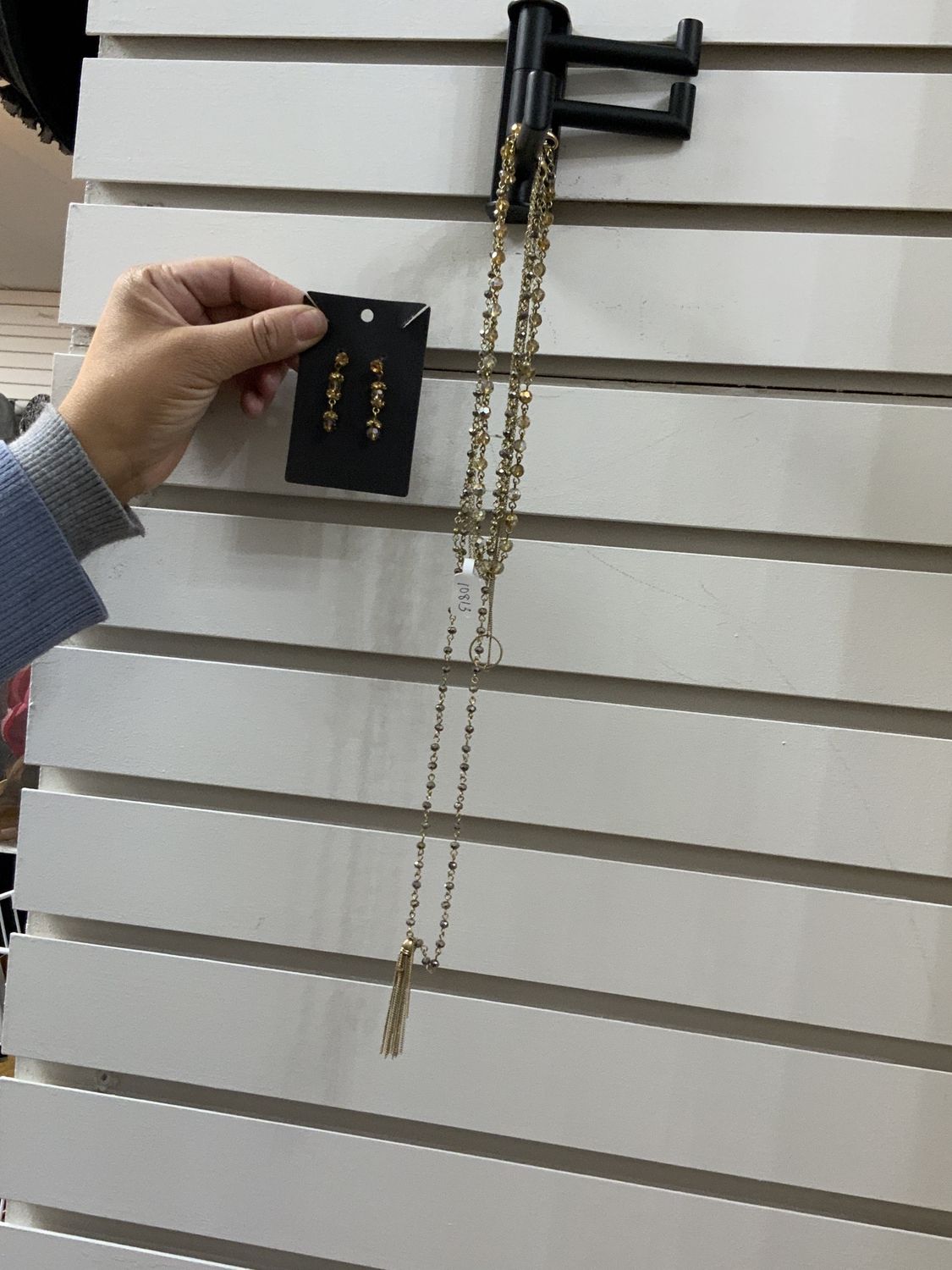 Woman Gold Tone 2 Pcs Set Chain with Taupe Colors Necklace and Earrings