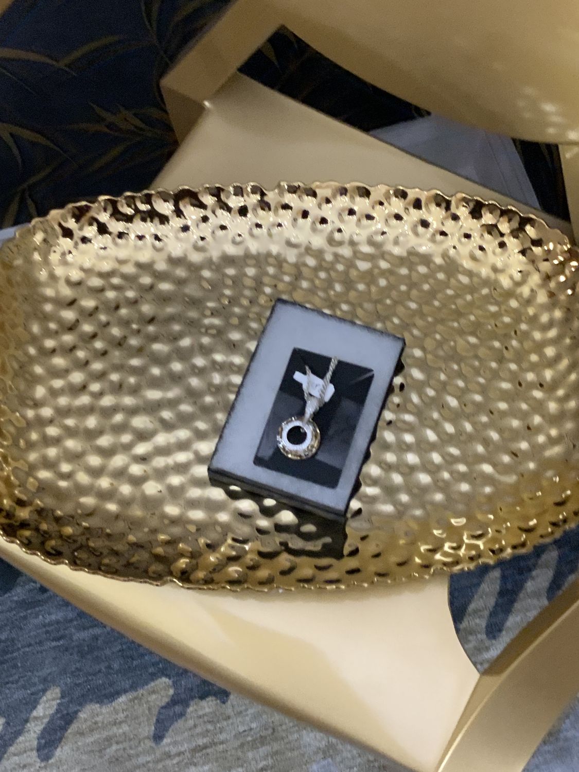 Woman Silver Tone Crystal Yellowish Circular Necklace