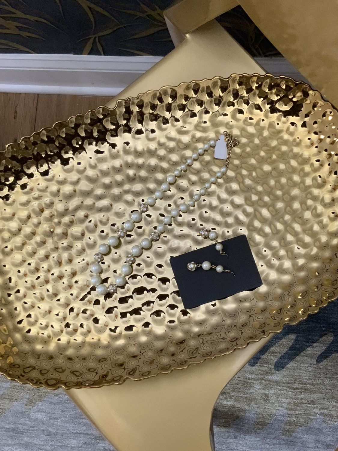 Woman 2 Pcs Set Gold Tone Pearl and Clear Stone Double Knot Necklace and Drop Earrings