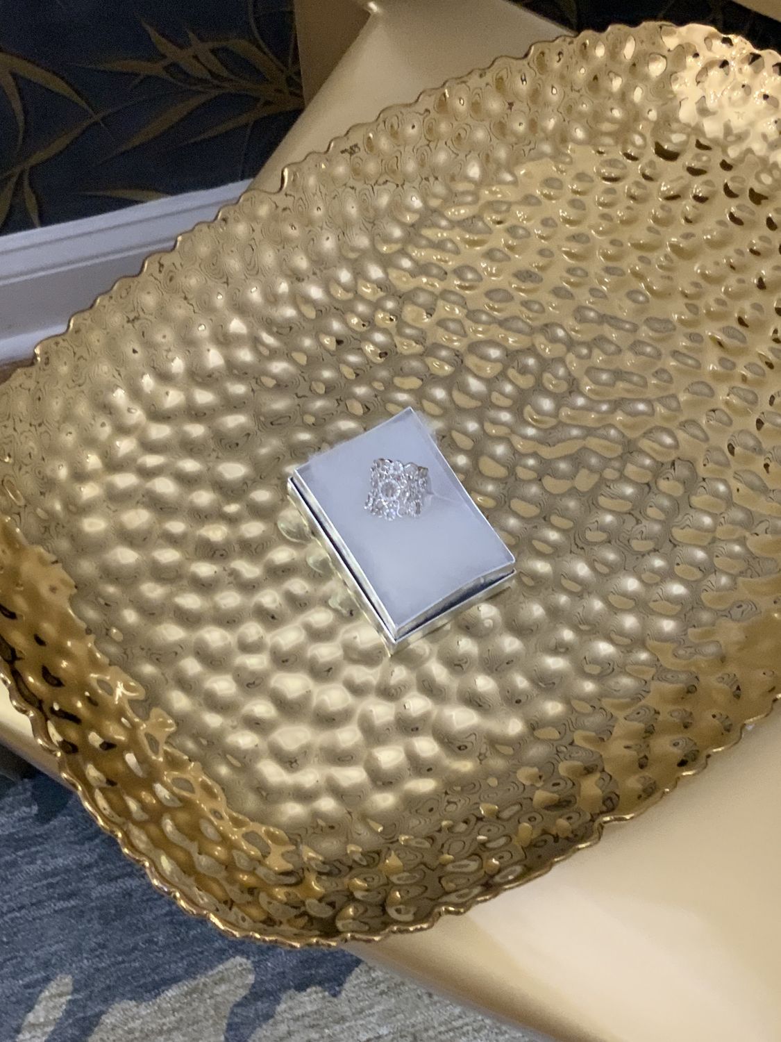 Woman Silver Tone Ring With Clear Small Stones