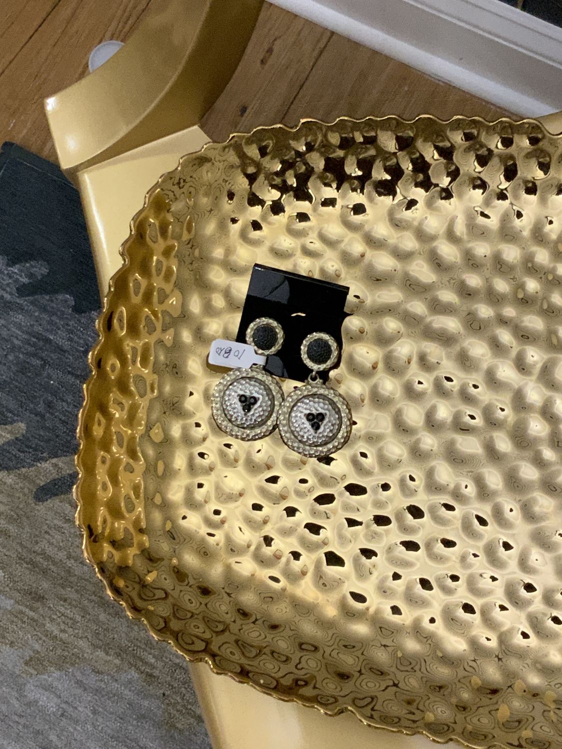 Woman Silver Tone and Black Stones Drop  Hammered Earrings