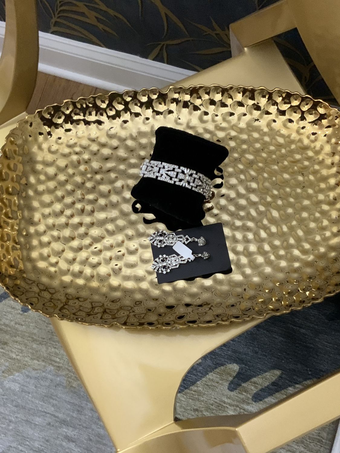 Woman 2 Pcs Set Silver Tone with Rhinestones Earrings and Bracelet