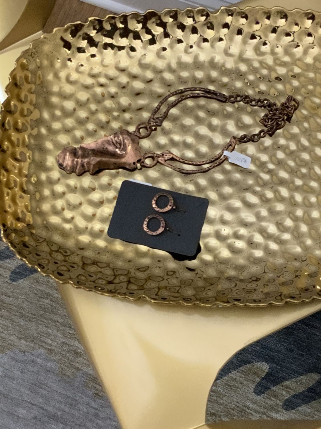 Woman Bronze Face Necelace and Earrings a 2 Pcs Set