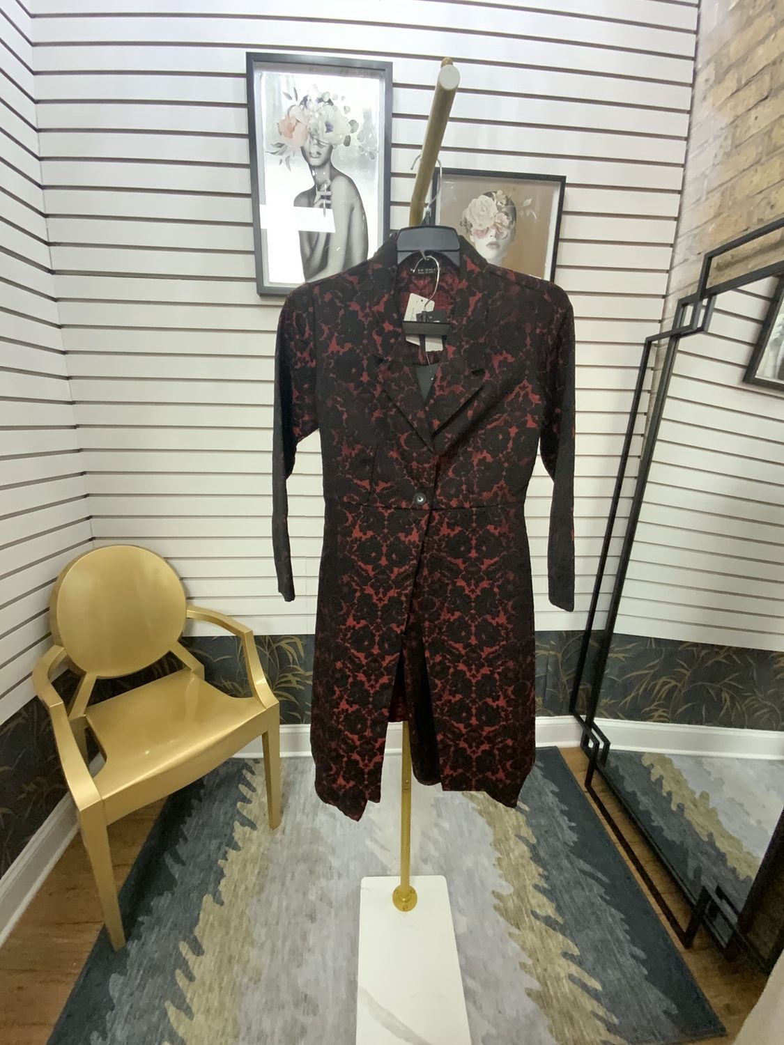 Woman Black and Red Rose 2 Pcs Pant Suit  By Bryn Walker Size XS  New  Reg Price $440.00