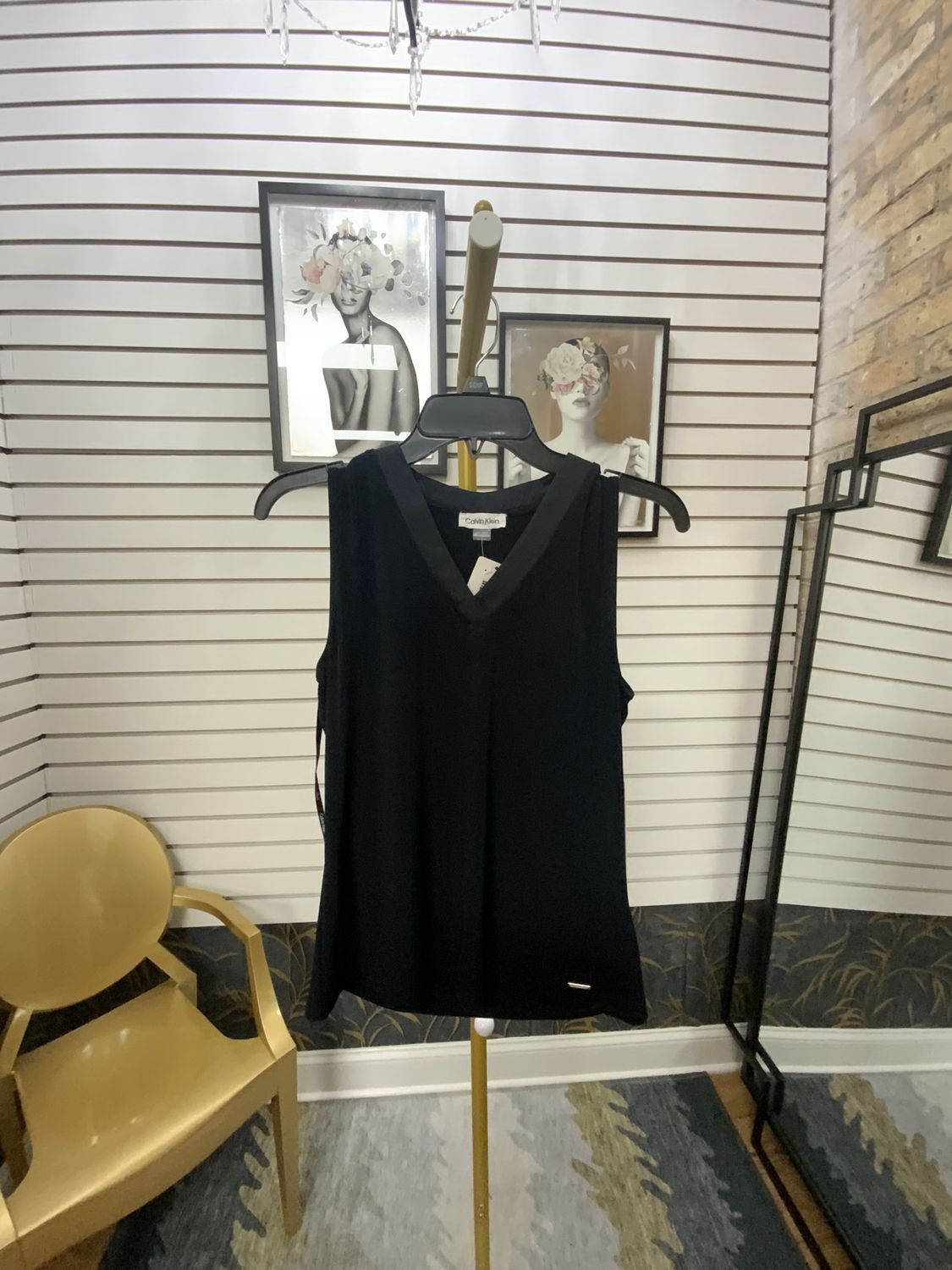 Woman Black V- Neck Shell  Top Size Small P New