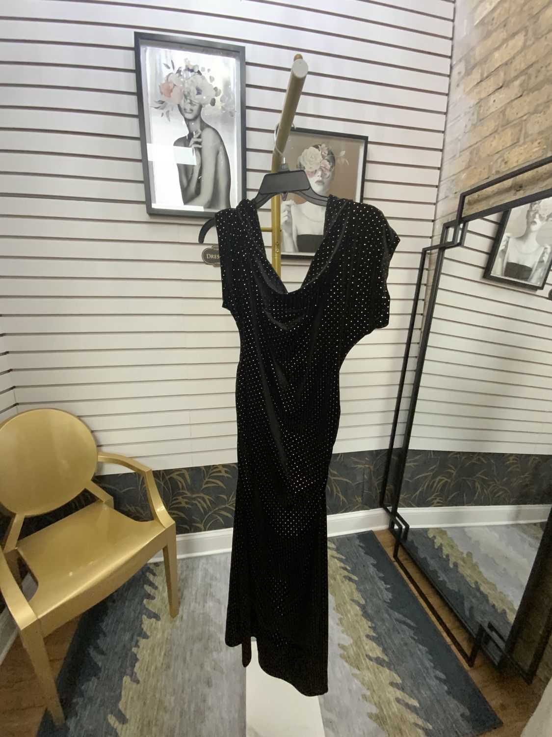 Woman Black Gold Speckled PatternVelvet Cap Sleeves Gown Size XXXL New Reg$ 129.00