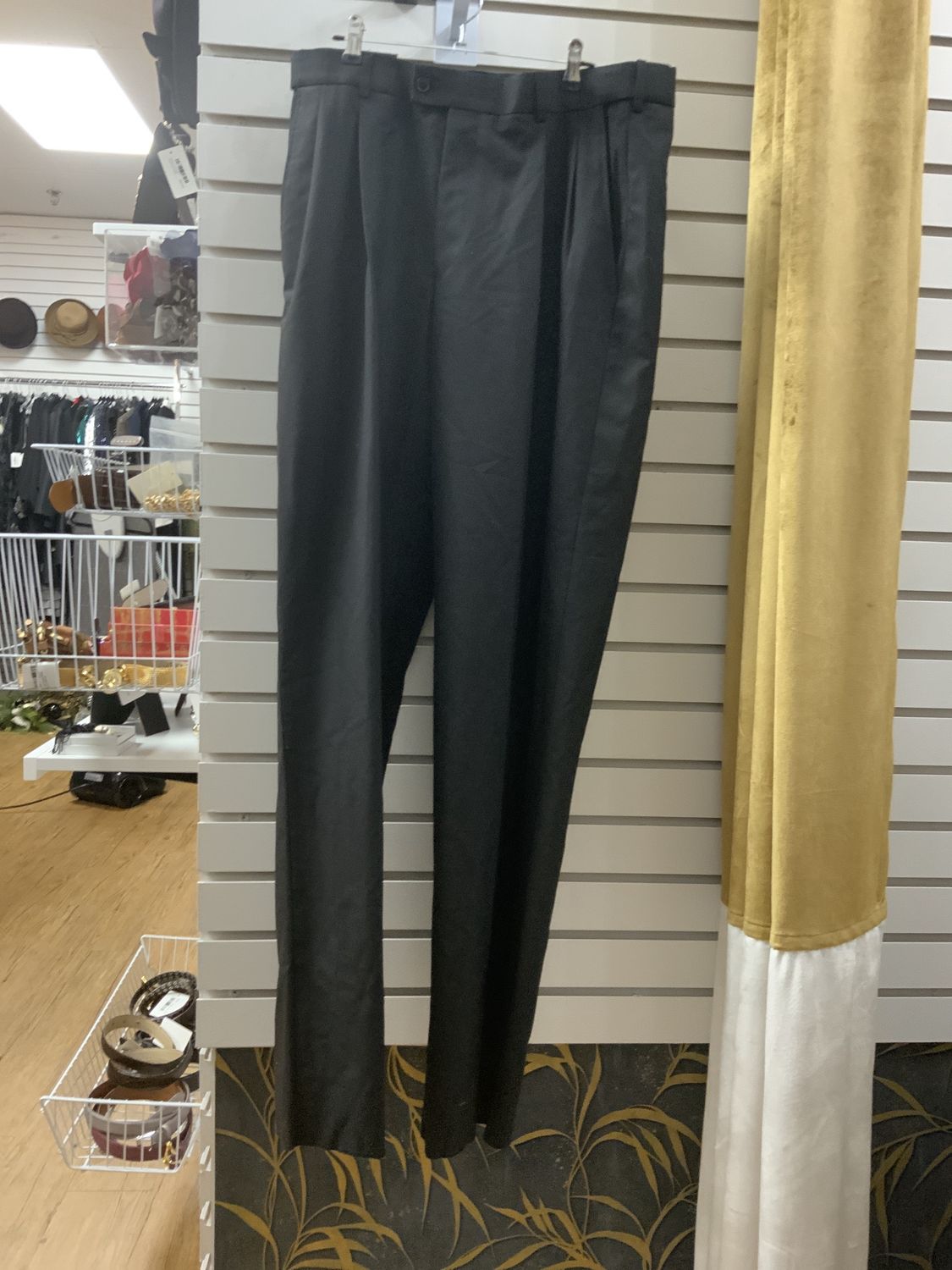 Men Dress Pants Size: 36r-Un Uniform Black