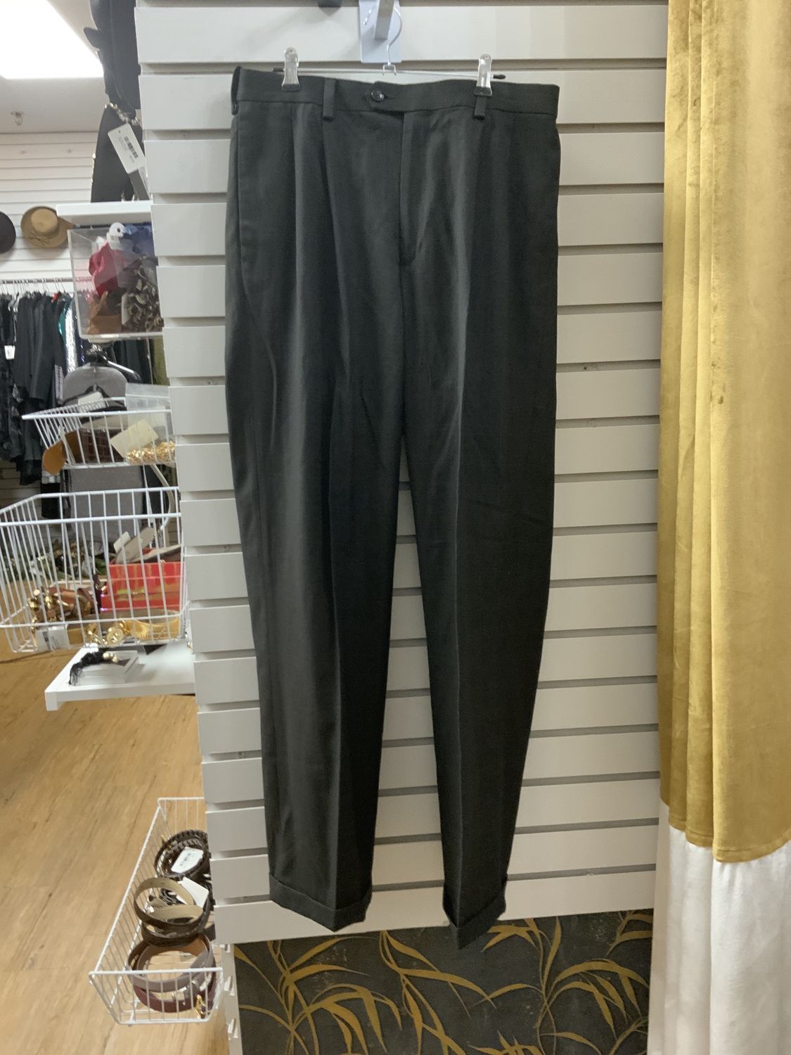 Men Dress Pants Size: 33x32 Brown Strips