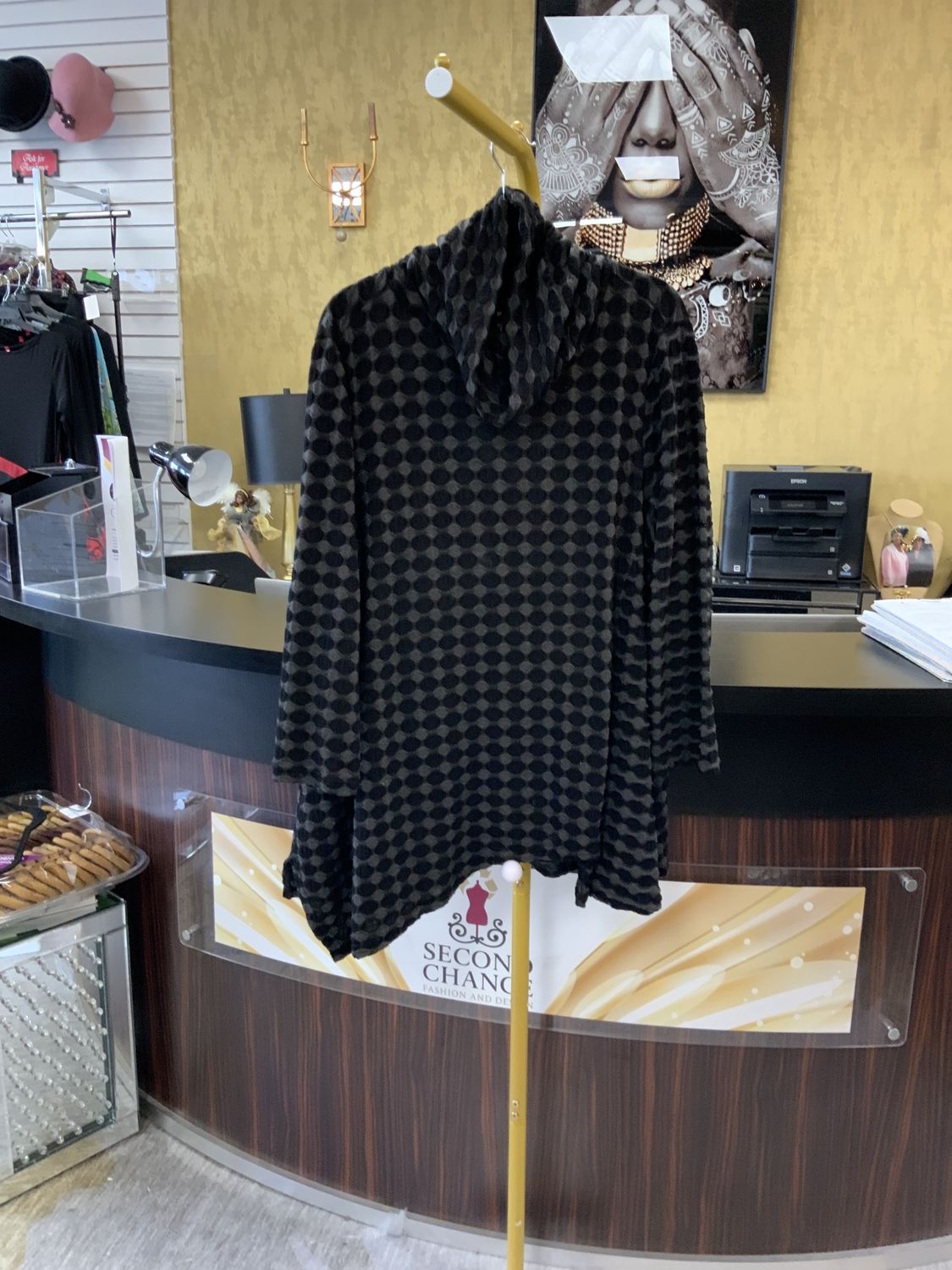 Woman Black and Gray Tunic Size Large