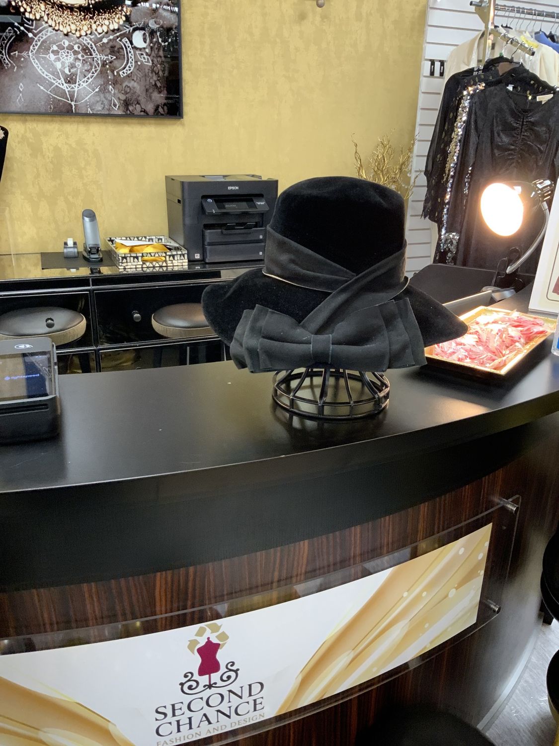 Woman Black Velvet Custom Med Hat Brim Vinatage