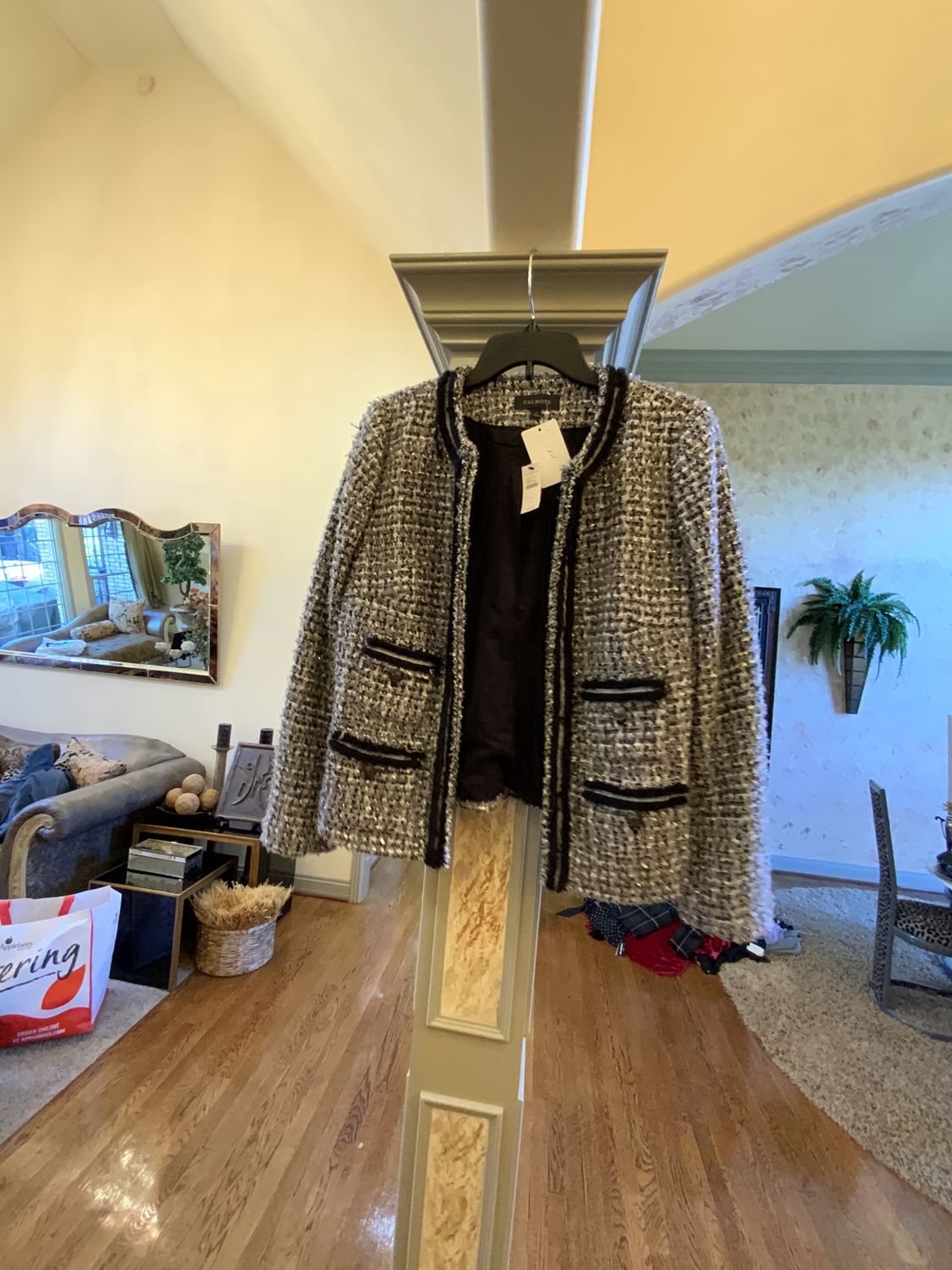 Woman Gray and Black, and White Tweed Jacket Size 4