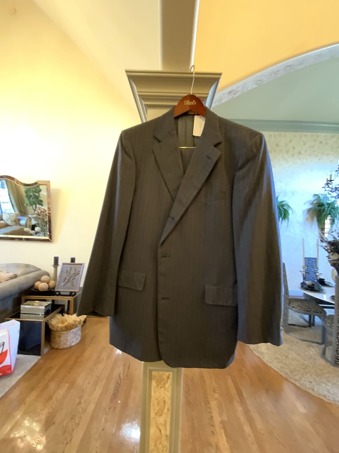 Men 2 Pcs Grey Pin Strips Suit Jacket and Pants 43 Long