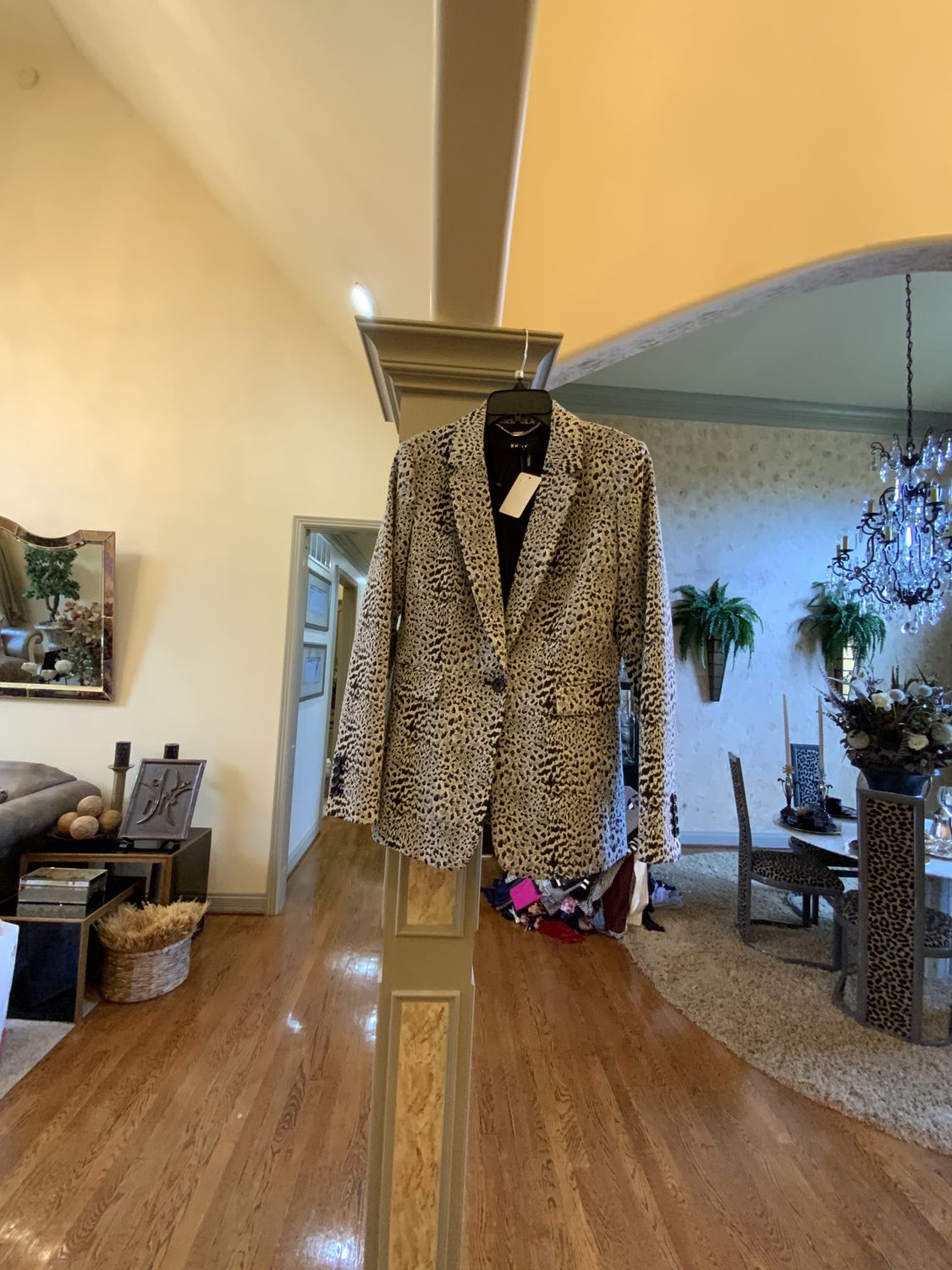 Woman Animal Print Black and White Jacket Size 4