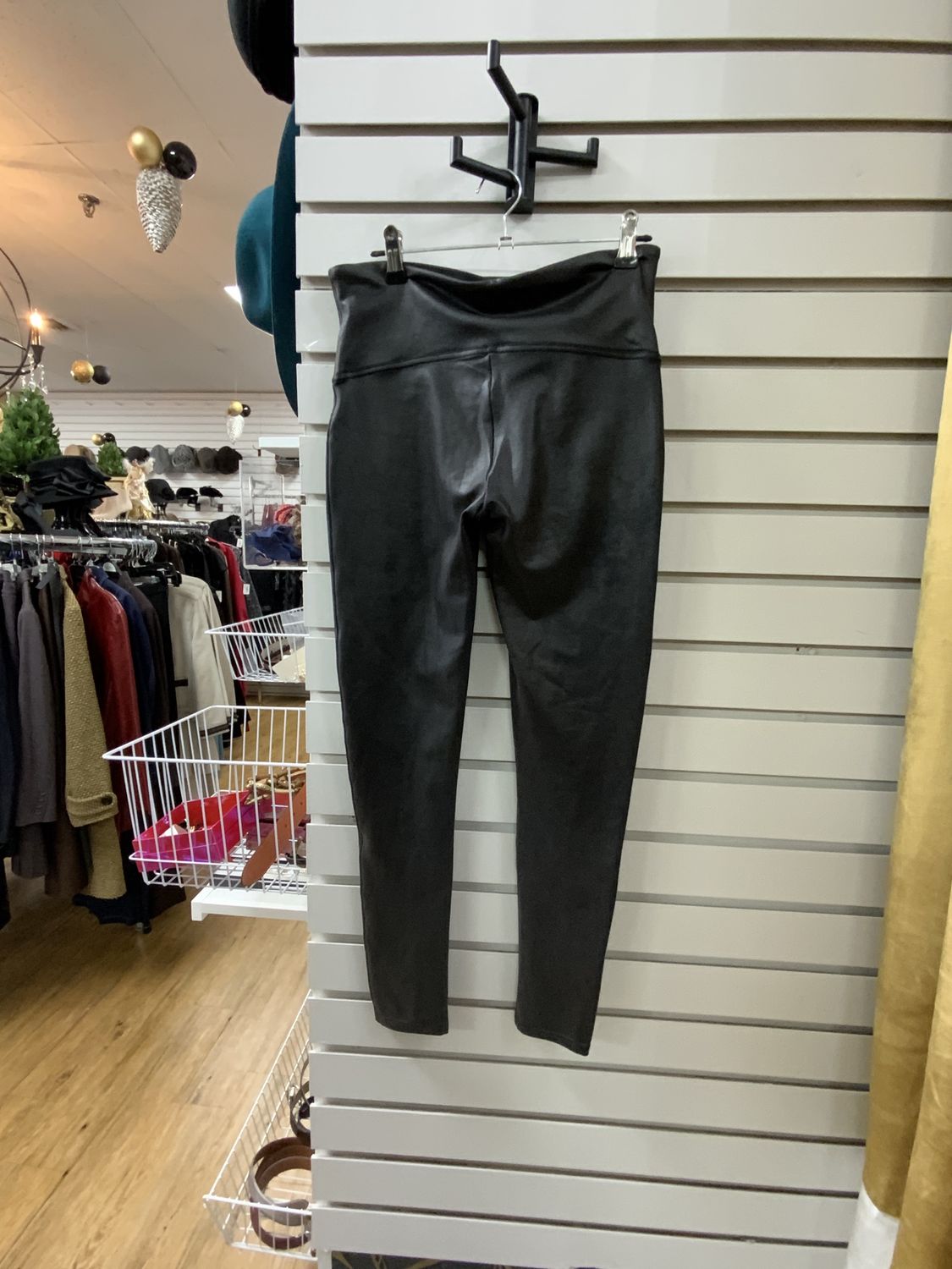 Woman Black Spanx Leggings Size Large