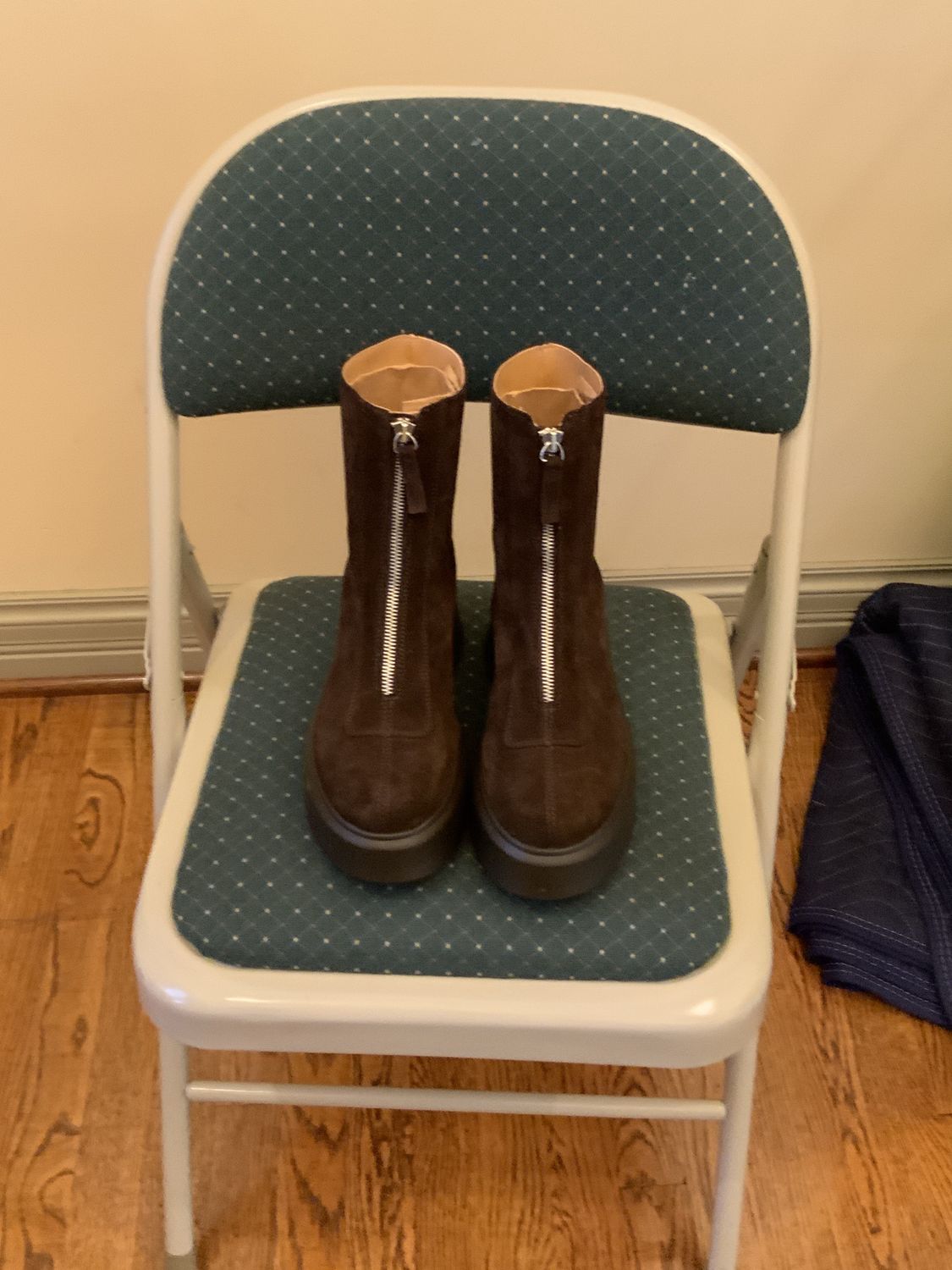 Woman Chocolate Brown Suede Ankle Boots Reg $130  Size8.5