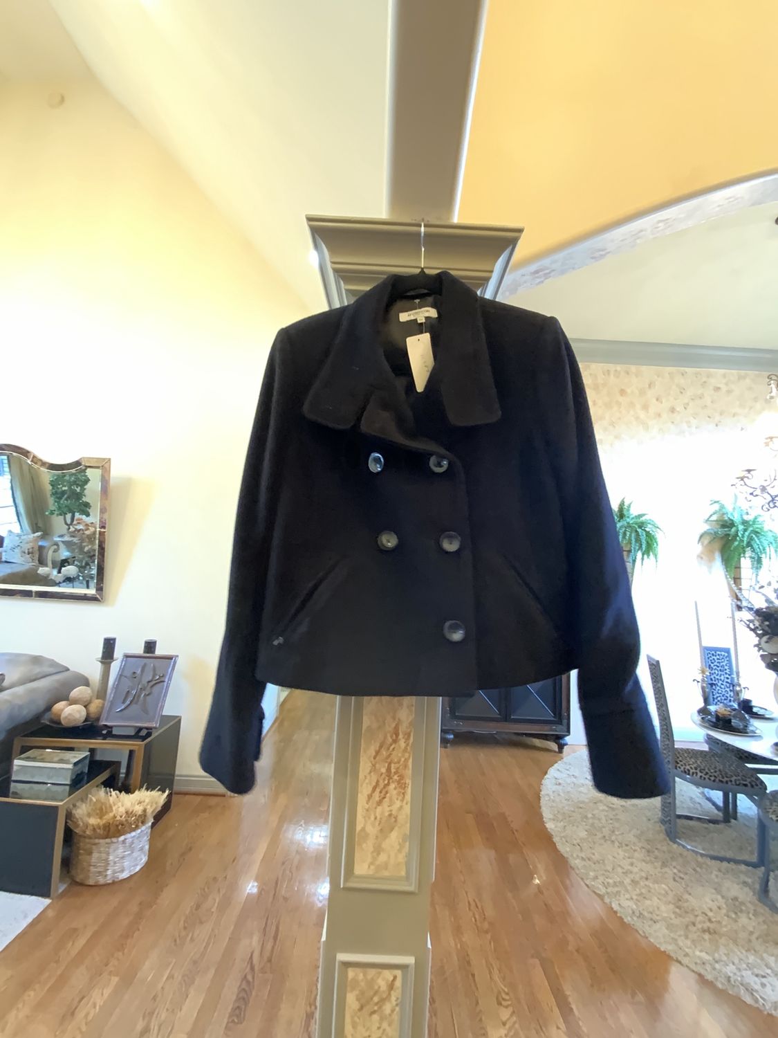 Woman Black Peacock  Coat Short Size  40/ 10