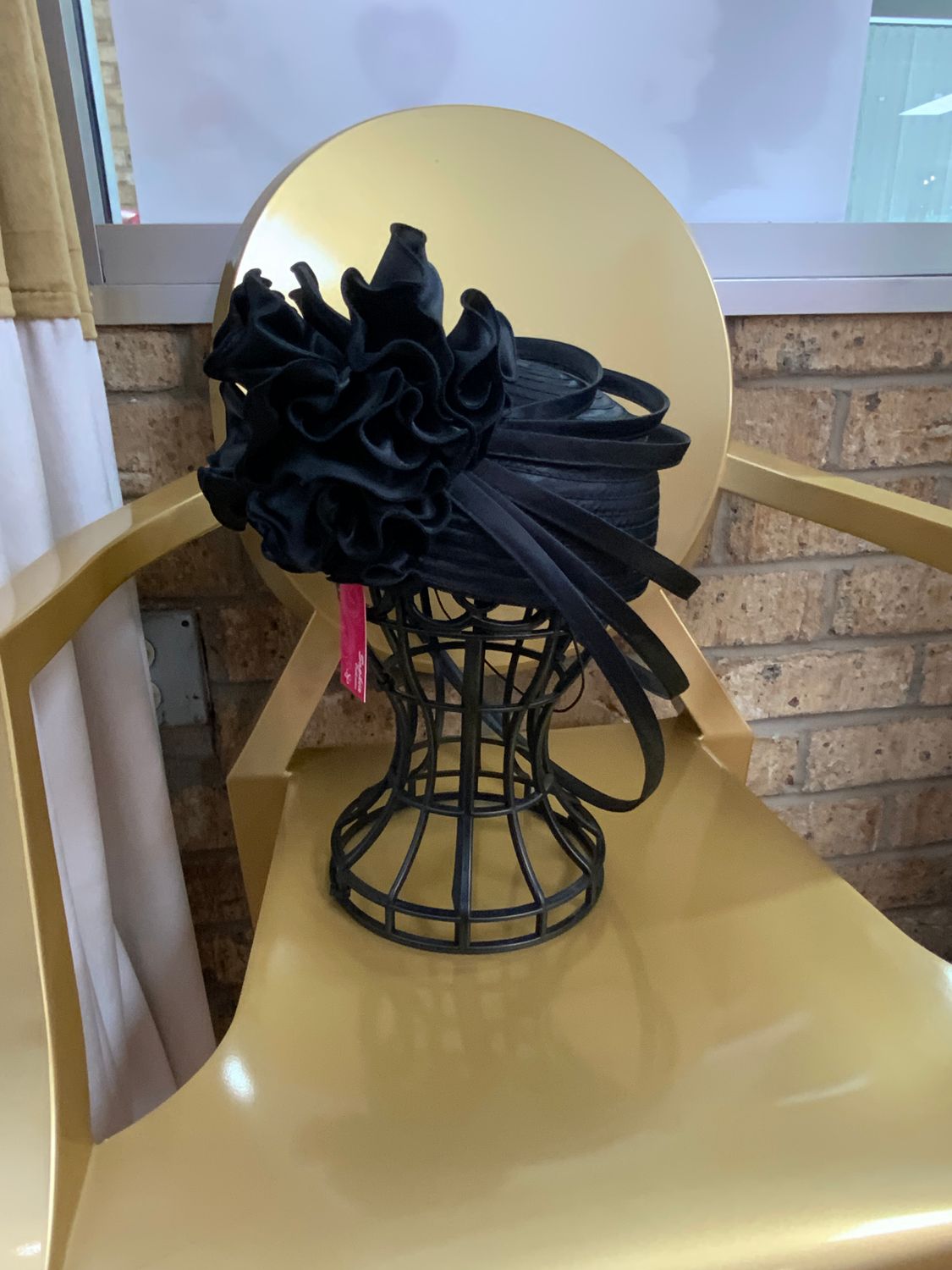 Floating Ribbon Hat Black