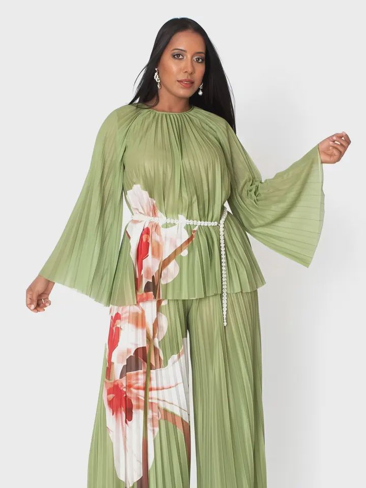 Woman Petal Pleated 2 PCS Pant and Tunic