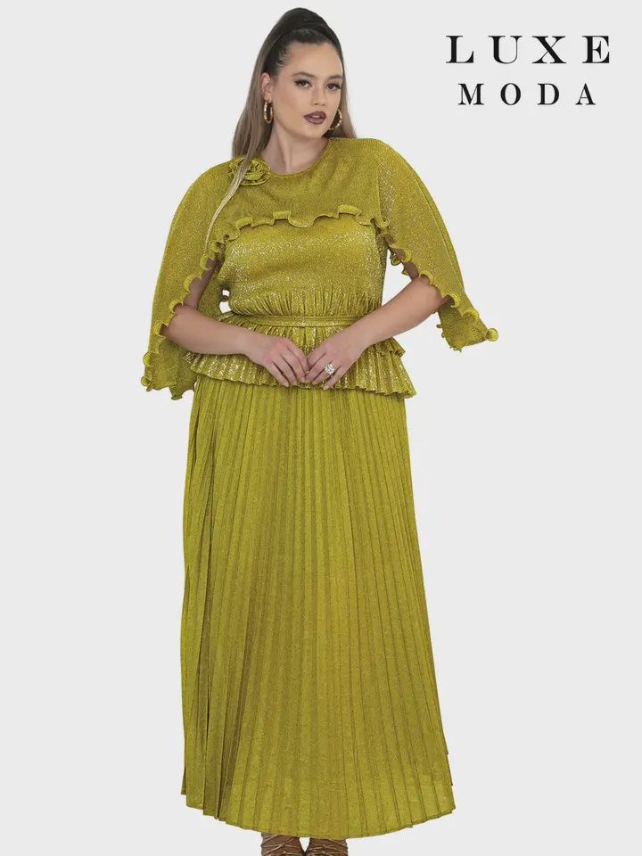 Woman 2 PCS Skirt and Top Size L/XL and 1X/2X