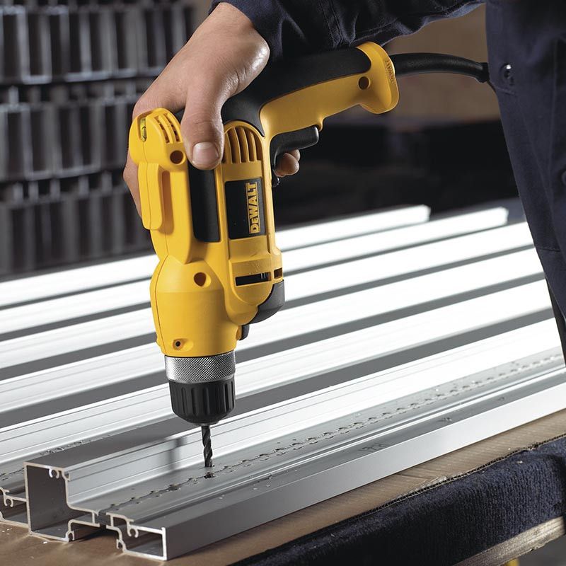 [DWD110K] -Barreno Rotacional, Para Metal Y Madera, 3/8 Pulg, 8 Amperios. Marca Dewalt